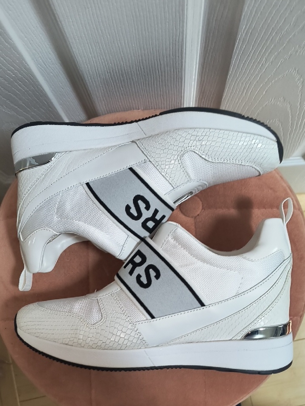 Michael Kors Maven Mixed-Media Slip-On Trainer Sneakers Size 9 - Picture 5 of 9